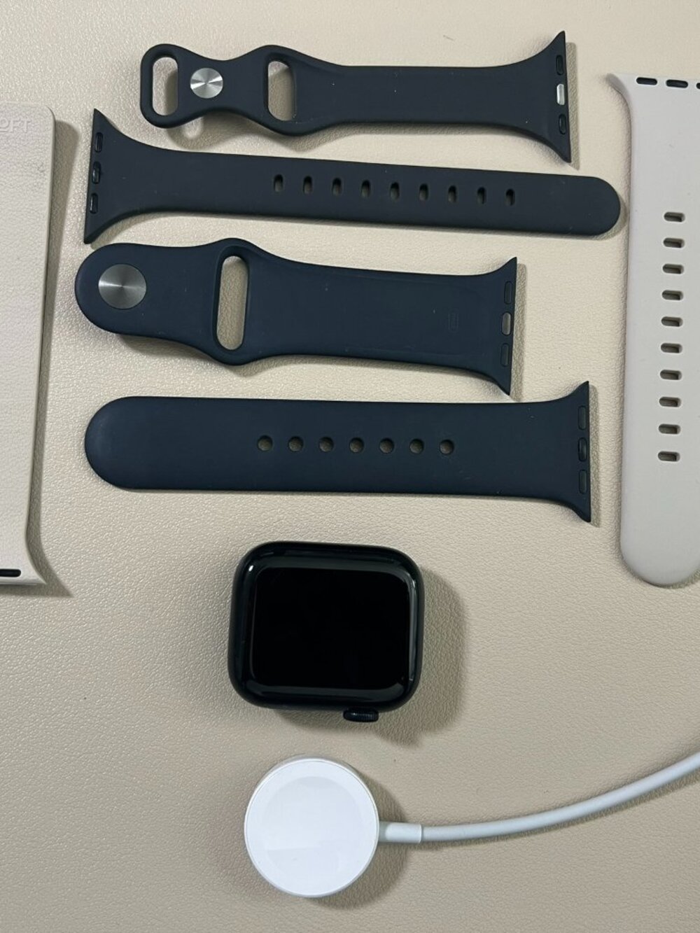 Apple Watch Series 8 (GPS + Cellular)